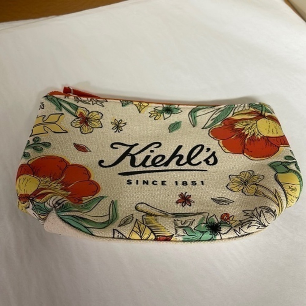Kiehl’s travel bag